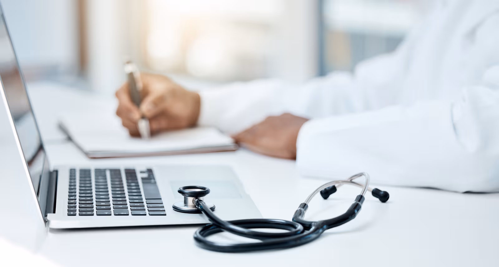 Key Benefits of Having Health Insurance - Blog banner featuring health insurance insights