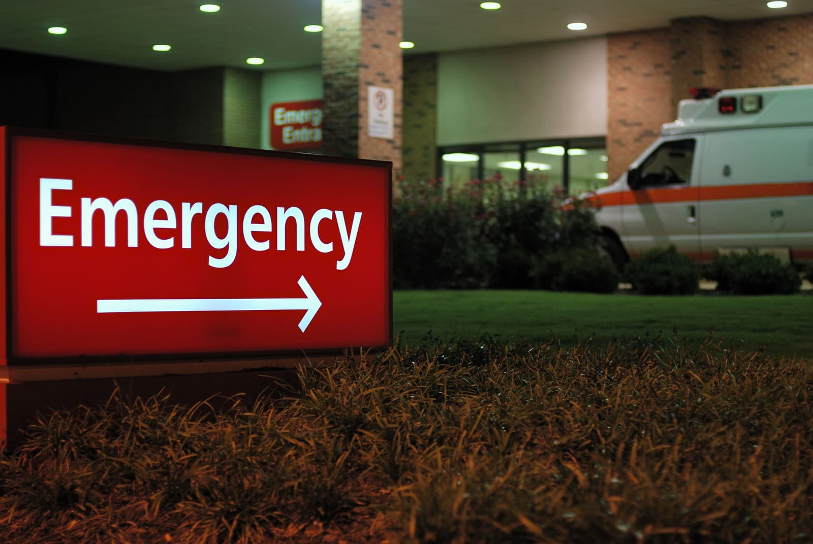 Benefits of Choosing a Plan With a Wide Hospital Network - Blog banner featuring health insurance insights